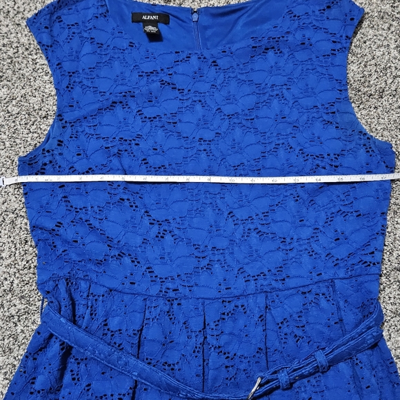 Floral Lace Sleeveless Dress Size M - Picture 11 of 15